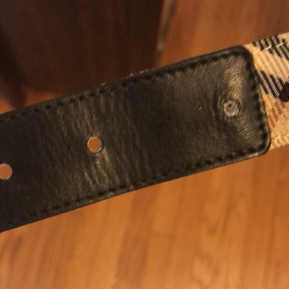 Burberry belt authentic. Skirt listed separate - Picture 4 of 6